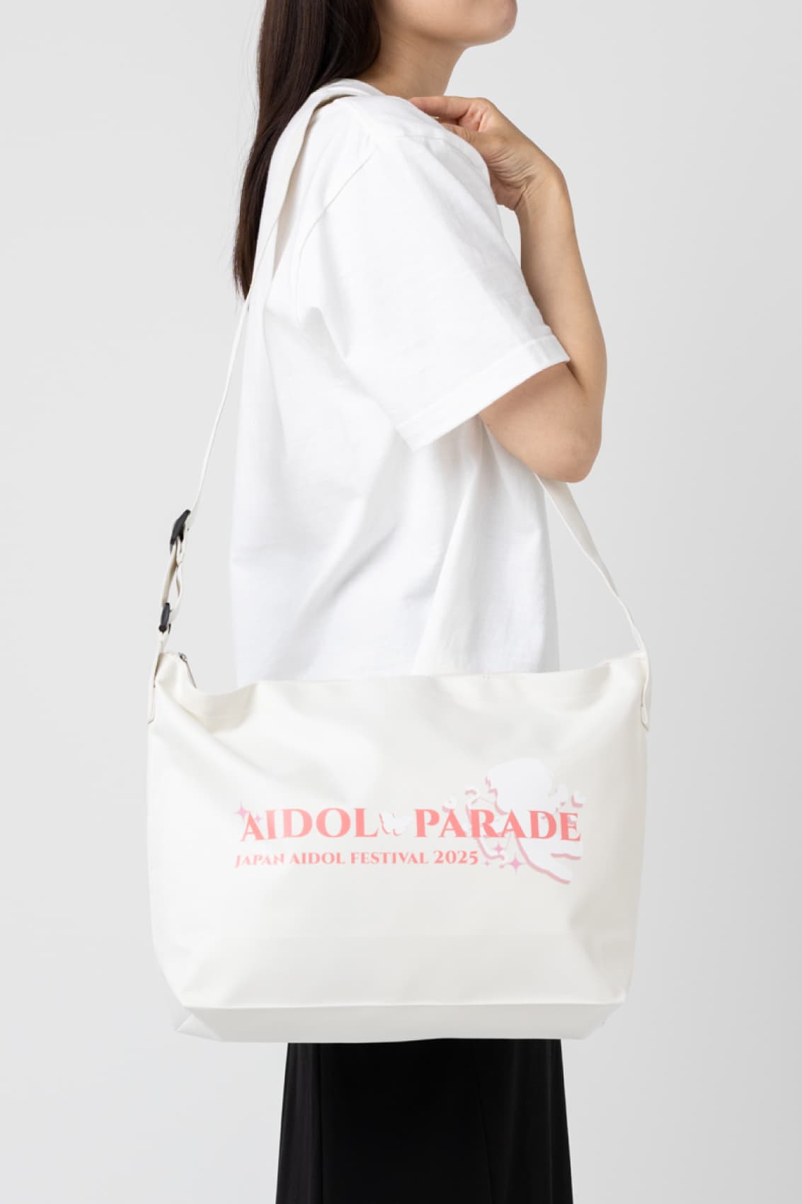 アジャスター付きジップショルダーバッグ